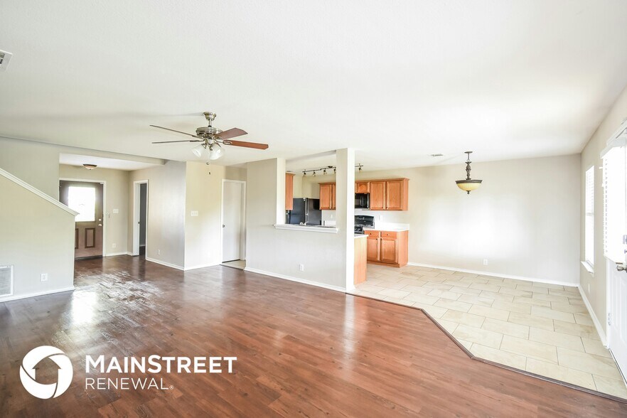 Building Photo - 8723 Trumpet Cir