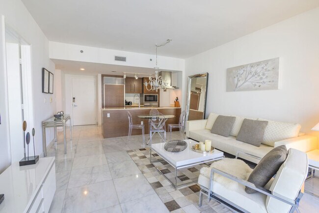 Building Photo - 501 Brickell Ave