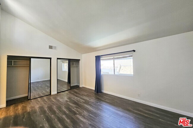 Building Photo - 1454 E Orange Grove Blvd