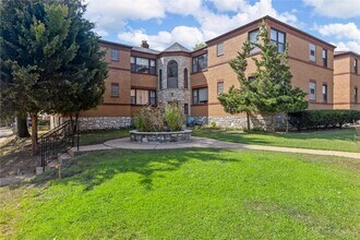 Building Photo - 4931 Jamieson Ave
