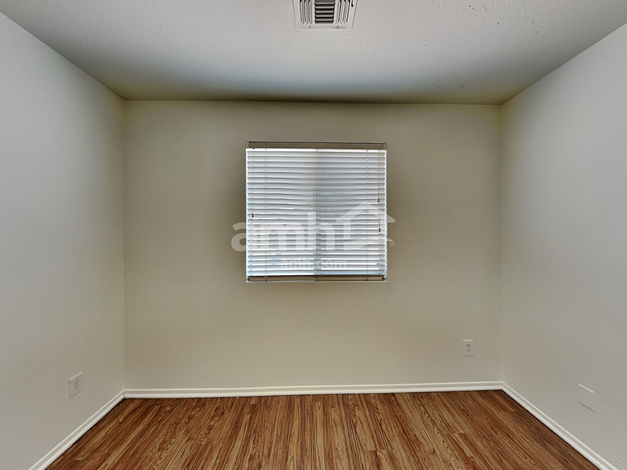 Building Photo - 5211 W Warner St