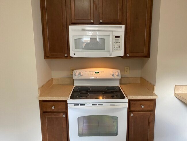 Building Photo - 1069 Wayburn St