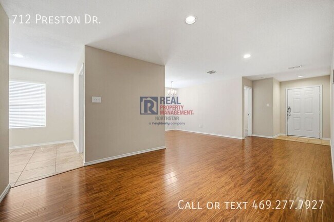 Building Photo - 712 Preston Dr