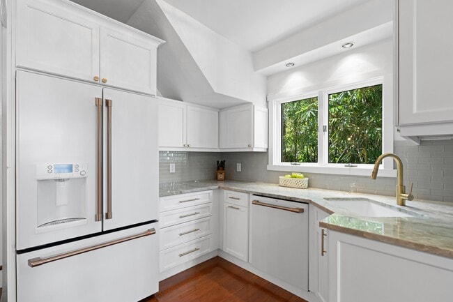 Building Photo - 727 Claremore Dr