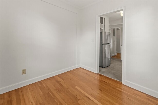 Building Photo - 38-40 Cedar Street Unit 141