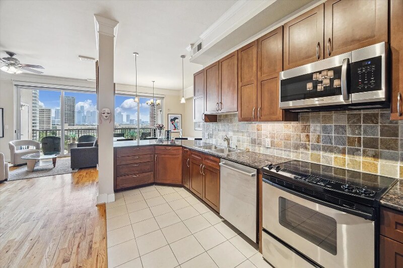 Building Photo - 3333 Allen Pkwy