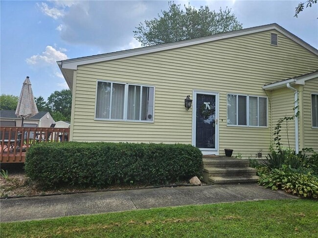 Primary Photo - 15 Meadowview Ter