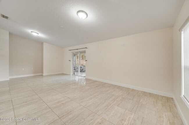 Building Photo - 537 Mason Dr