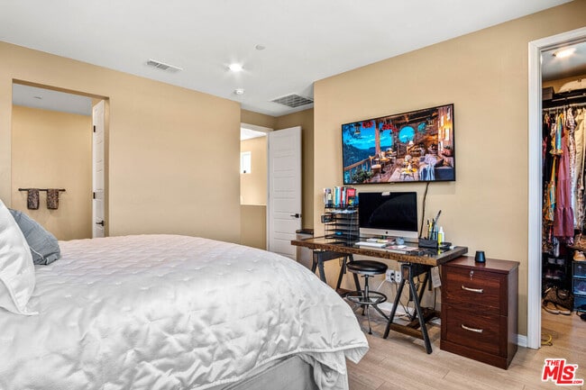 Building Photo - 720 Grace Ave