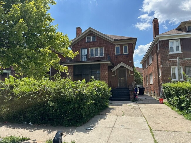 Building Photo - Freshly Updated 3-BR Detroit Rental | Section 8 Applicants Welcome! OWNER SPECIAL- 1/2 off first ...