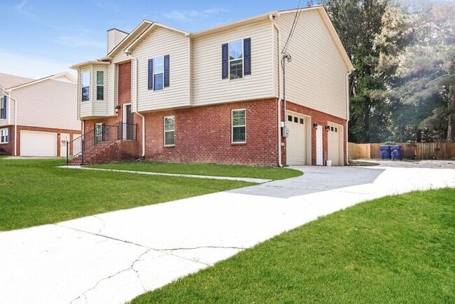 Building Photo - Available Now!