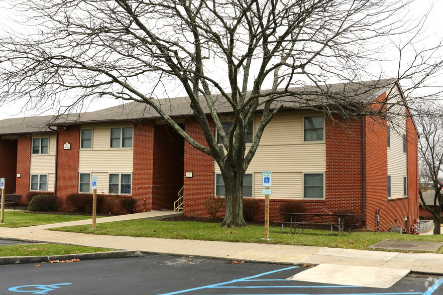 Building Photo - Gainesway Village Apartments