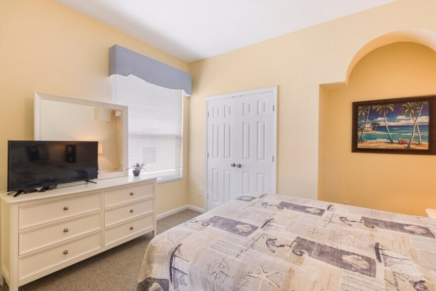 Building Photo - 8171 Fan Palm Way