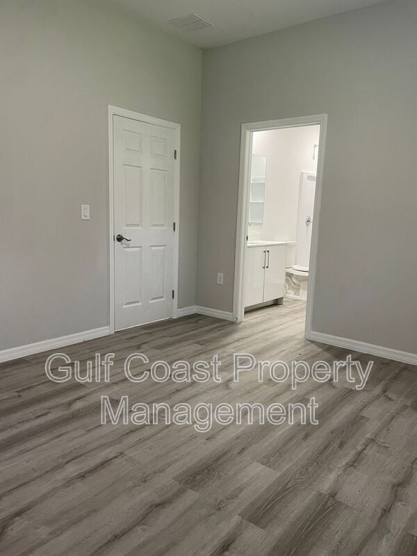 Building Photo - 1926 Marlay Ave