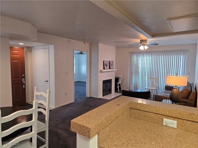 Building Photo - 1909 Mountain Hills Ct