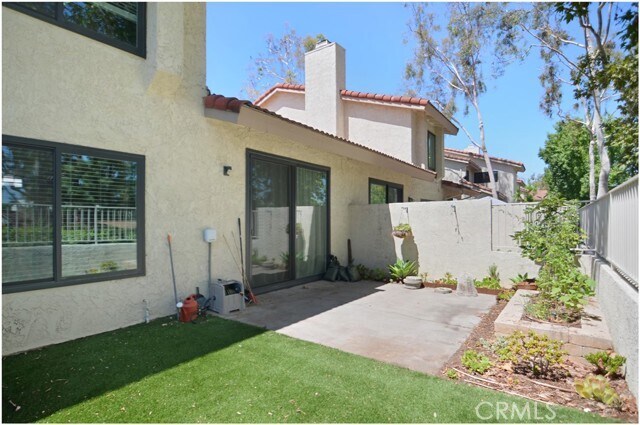 Building Photo - 902 Creekside Dr