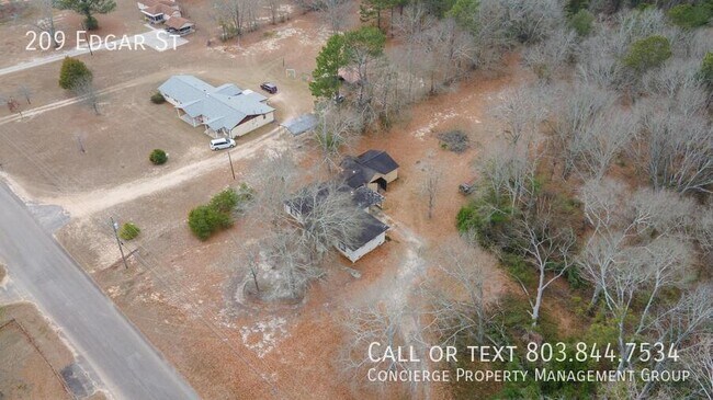 Building Photo - 209 Edgar St