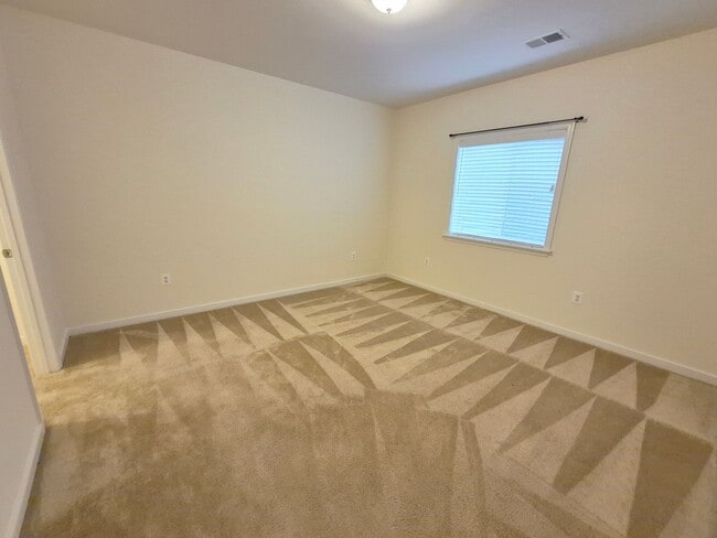 Building Photo - 15 Sweet William Dr