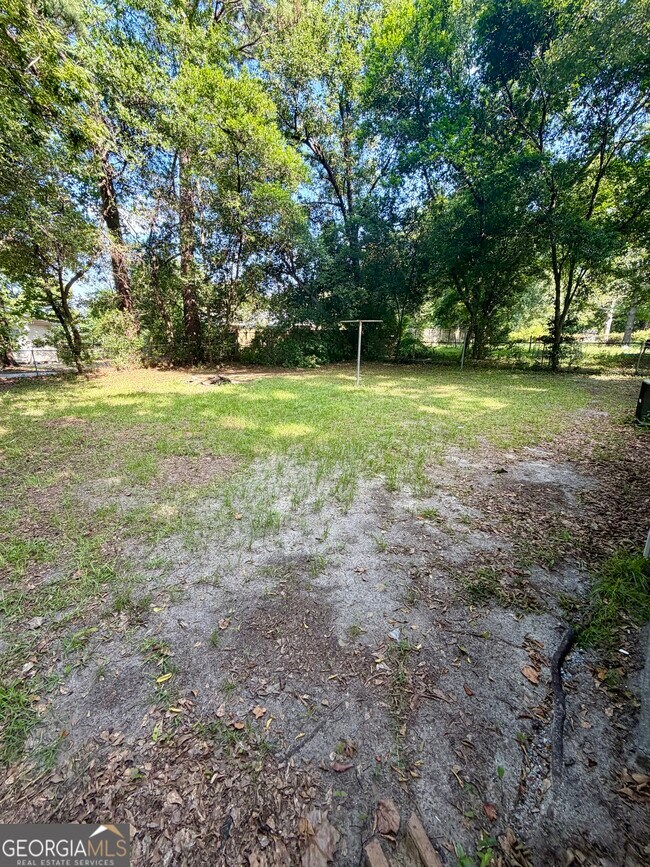 Building Photo - 814 Crestwood Terrace
