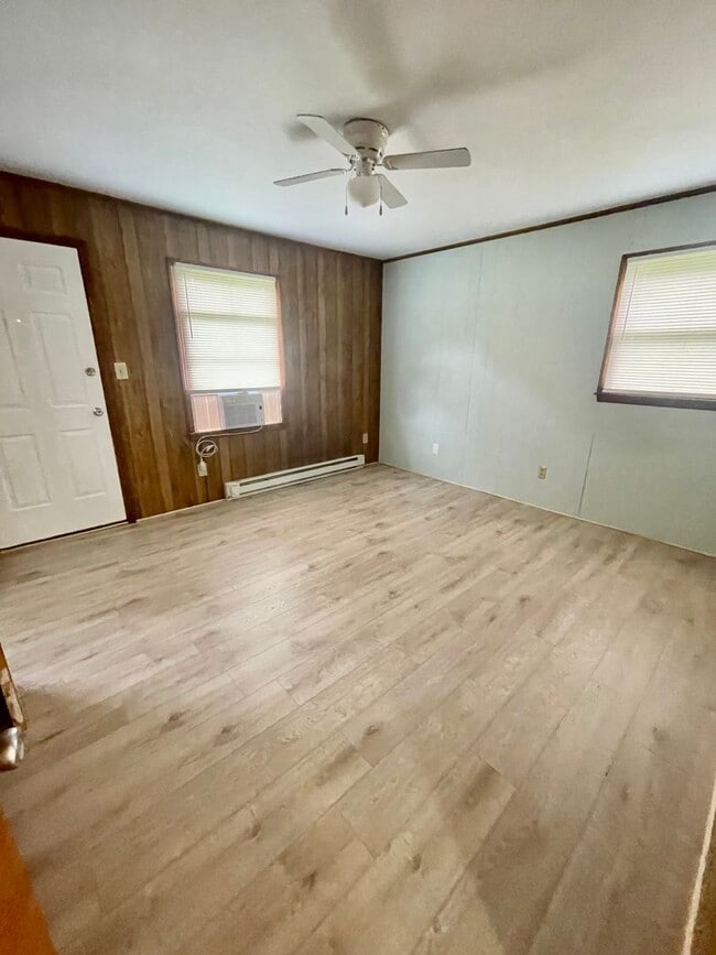 Building Photo - Must see Newly renovated 1 bedroom 1 bath ...