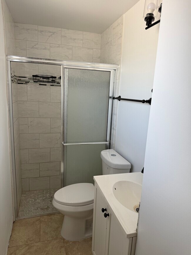 Building Photo - 7234 E Beverly Dr