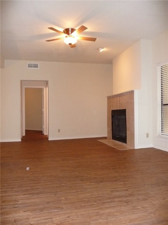 Looking back to bedroom two. - 1910 Robbins Pl