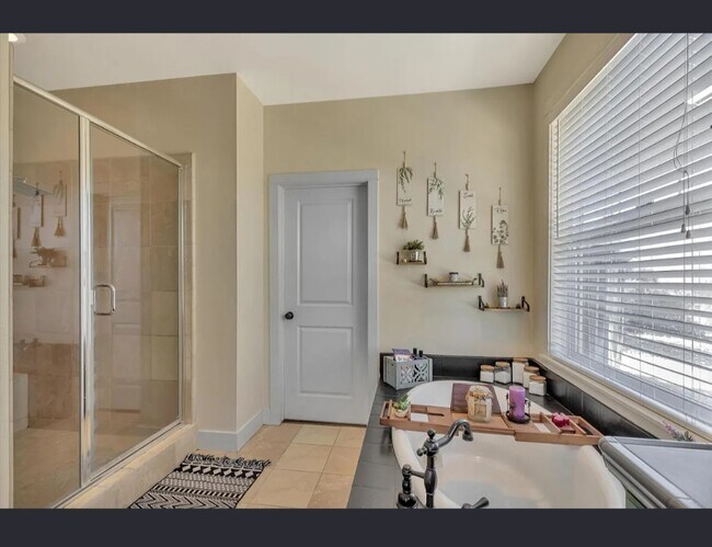 Building Photo - 46347 Opah Dr