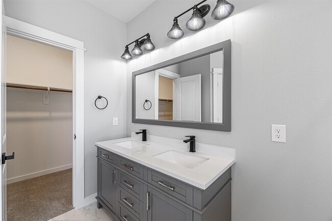 Building Photo - 8475 Berry Brush Ln