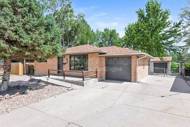 Building Photo - 270 Beryl Way