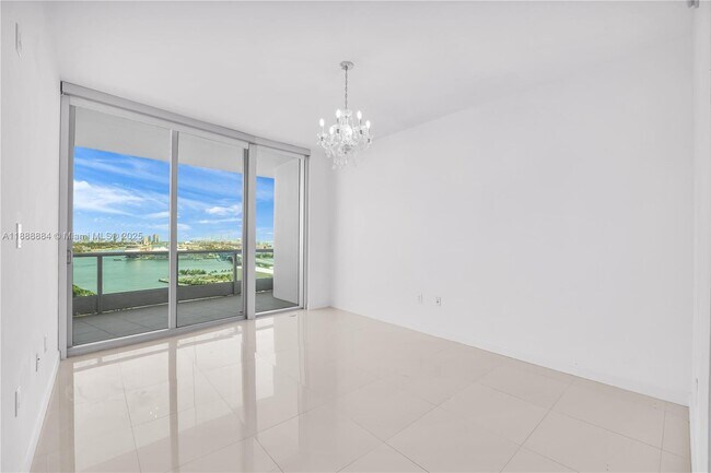 Building Photo - 900 Biscayne Blvd
