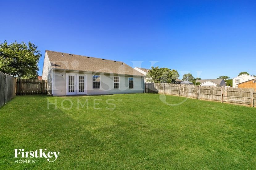 Building Photo - 977 Hathaway Dr