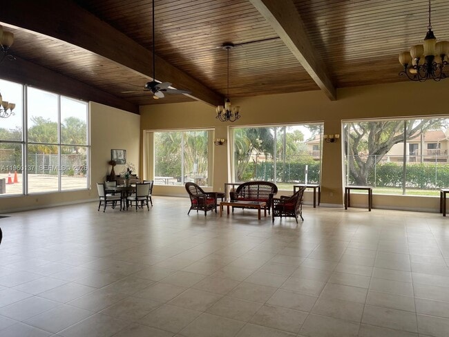 Building Photo - 470 Executive Center Dr