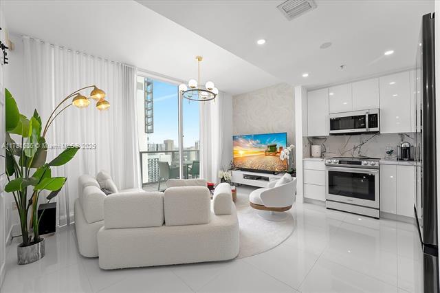 Building Photo - 300 S Biscayne Blvd