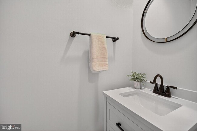 Building Photo - 4015 Mansion Dr NW