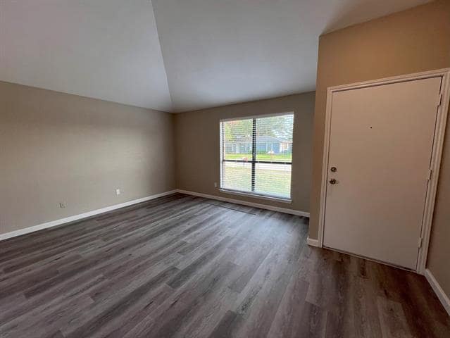 Building Photo - 1741 Clarendon Dr