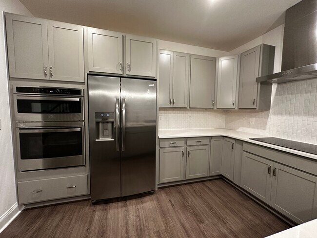 Building Photo - 607 Mkt Grv Dr