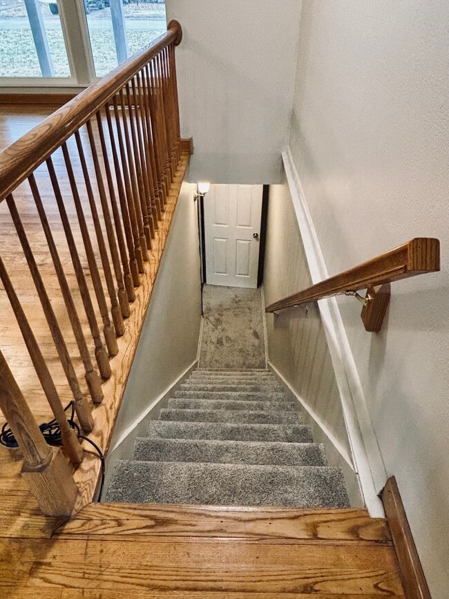 Building Photo - 607 Coach Light Ln