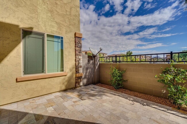 Building Photo - 4529 E Vista Bonita Dr