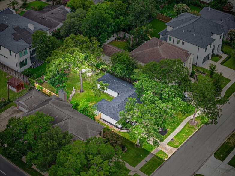 Building Photo - 4626 Holly St