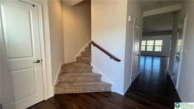 Building Photo - 1156 Westminster Dr