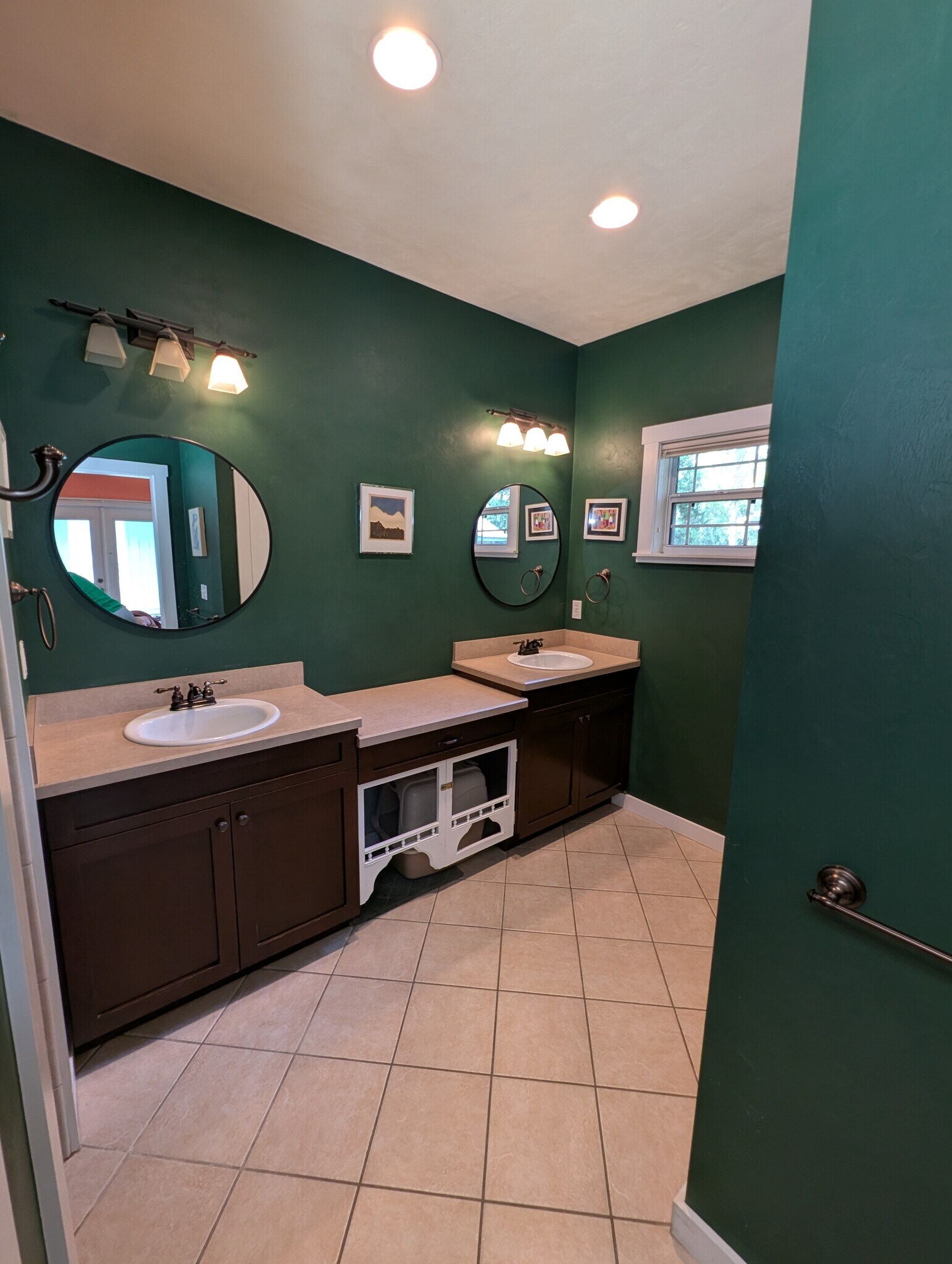Bathroom 1 - 910 NW 29th Pl