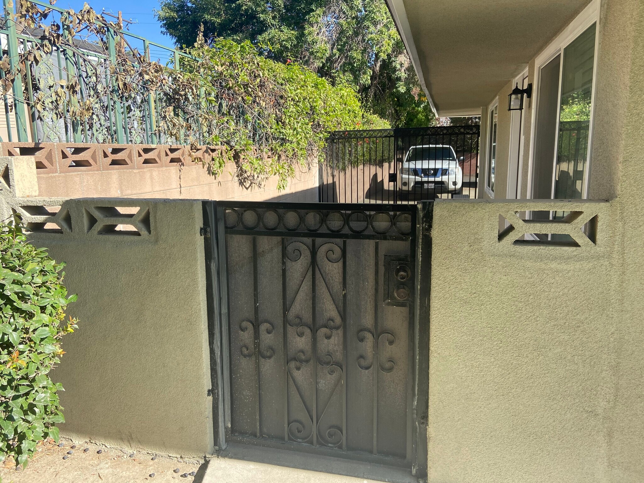 Patio - 1784 N 1st Ave