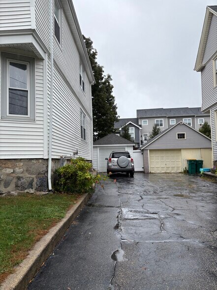 Building Photo - 22 Plimpton Ave