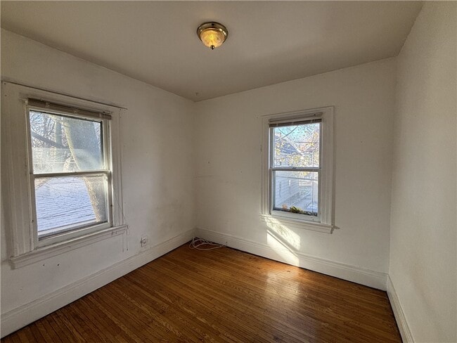 Building Photo - 95 Woodlawn St