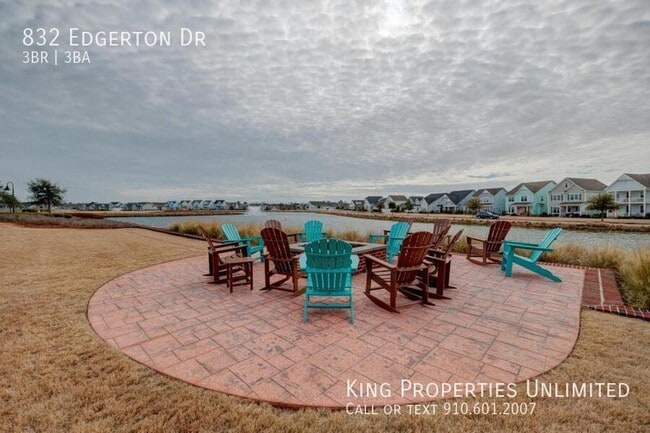 Building Photo - 832 Edgerton Dr