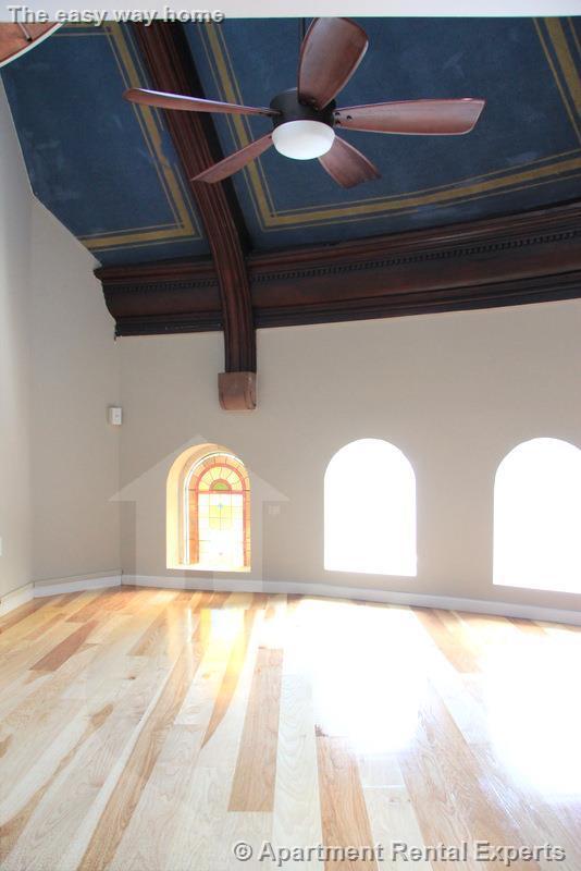 Building Photo - 17 Bow St