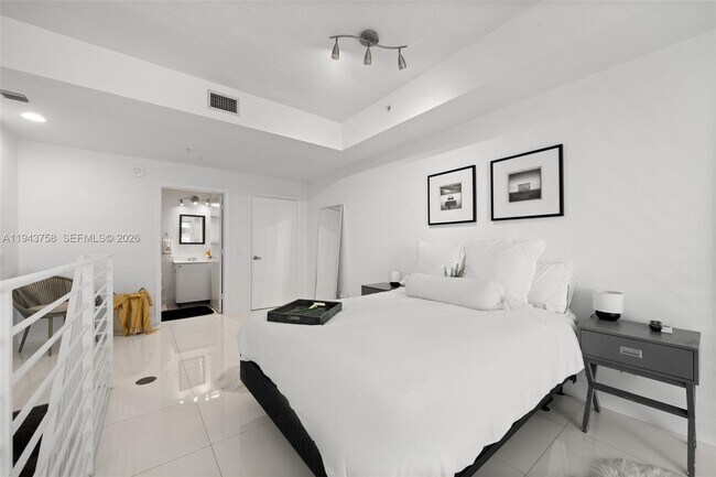 Building Photo - 60 SW 13th St