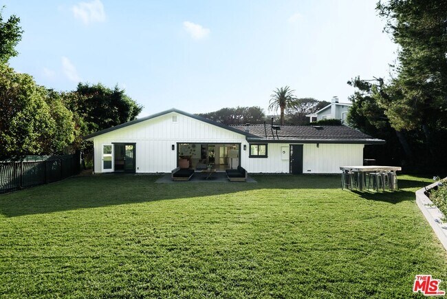 Building Photo - 18013 Sea Reef Dr