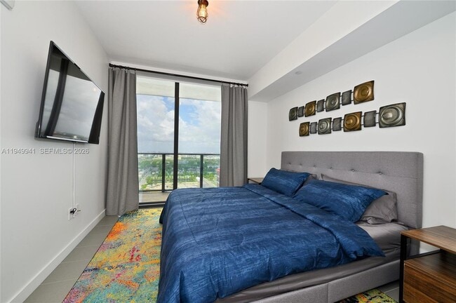 Building Photo - 1600 NE 1st Ave