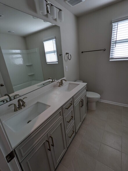 Building Photo - 645 Rawls Dr